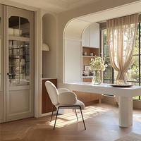 Décoration d'appartement, mobilier, personnalisation de toute la maison, design d'intérieur, solution de rangement pour couloir étroit
