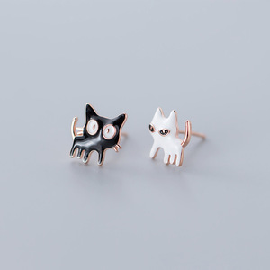 Antiallergico puro argento sterling asimmetria gatto bianco e nero pet <span class=keywords><strong>orecchini</strong></span> della vite prigioniera <span class=keywords><strong>per</strong></span> i <span class=keywords><strong>bambini</strong></span> <span class=keywords><strong>bambini</strong></span> gioielli - Product Image 1