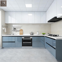 Meubles de cuisine modernes laqués brillants, faciles à nettoyer, design personnalisé, unités en bois laqué bleu à panneaux plats