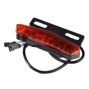 Luz Trasera para <span class=keywords><strong>Bicicleta</strong></span> Eléctrica con Energía Solar, con Intermitentes y Soporte para Placa de Matrícula (Material ABS+Metal), 1 Pieza - Product Image 2