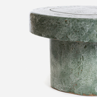 Table d'appoint Dream Home en marbre vert, plateau rond surdimensionné, base cylindrique, surface texturée, table d'appoint pour salon