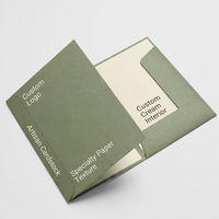 Porte-documents de présentation haut de gamme rouge bordeaux foncé et crème pour restaurants gastronomiques et menus de chefs privés