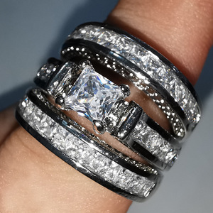 Anello con Cristalli Pavé per Donne, Anello Elegante Impilabile, Accessorio Moda per Uso Quotidiano e Feste - Product Image 3