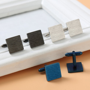 All'ingrosso camicia da uomo a forma quadrata in acciaio inossidabile <span class=keywords><strong>gemelli</strong></span> in bianco opaco <span class=keywords><strong>gemelli</strong></span> <span class=keywords><strong>con</strong></span> <span class=keywords><strong>gemelli</strong></span> spazzolati laterali <span class=keywords><strong>con</strong></span> copri bottone - Product Image 5