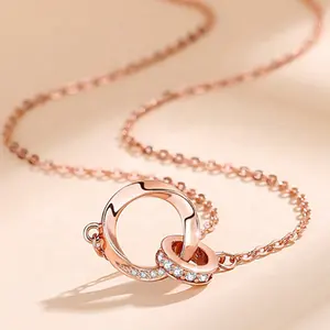 Style à la mode et luxueux avec diamant incrusté Mobius double anneau géométrique circulaire pendentif chaîne de clavicule