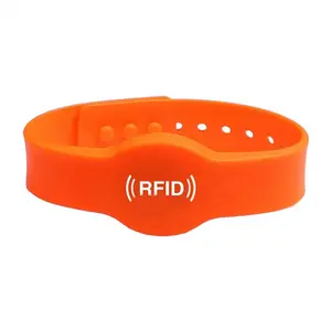RFID Wristband Tag 860-960MHz UHF RFID Passive Waterproof Adjustable Wristband RFID Tag