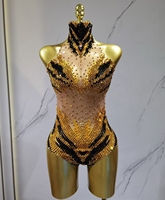 Combinaison moulante en maille élastique ornée de strass pour la danse