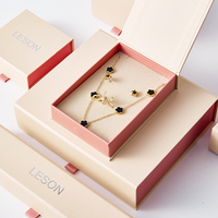Boîte à couleurs de logo personnalisé en carton d'emballage de chaîne de collier Boîte à bijoux unique de luxe personnalisée