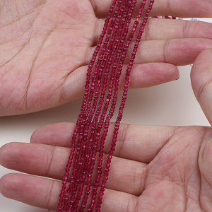 Perles de pierre facettées rondes de 2 mm, couleur grenat et rubis - Product Image 4