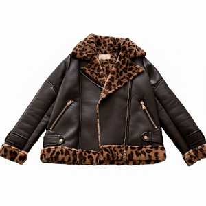 Chaqueta de cuero con textura de piel de leopardo hecha a medida, chaqueta de bombardero de invierno con estilo, fabricante de chaquetas de cuero para mujer - Product Image 1