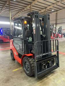 Carretilla elevadora con motor de GLP HELI CPYD35 de <span class=keywords><strong>3</strong></span>,<span class=keywords><strong>5</strong></span> toneladas, alto rendimiento para operaciones de almacén y exteriores, equipo fiable y duradero - Product Image 3