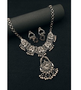 Elegante Juego de Collar y Aretes de Plata de Lujo para Mujer, Diseño de Moda Elegante, Regalo Perfecto para Fiestas, India - Product Image 4