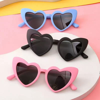 Lunettes UV400 de mariage personnalisées bon marché, lunettes de soleil colorées pour la fête, lunettes de soleil en forme de cœur d'amour, vente en gros