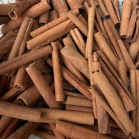 Vente en gros en vrac d'écorces de cannelle cassia séchées brutes, bâtonnets de cannelle chinoise, épices d'exportation de qualité alimentaire pour la cuisine