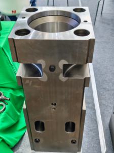 Peças de Reposição para Martelo Hidráulico GOODB TNB151 Cabeça Frontal <span class=keywords><strong>Toku</strong></span> Martelo Rompedor Cilindro Peças de Máquinas de Construção - Product Image 6