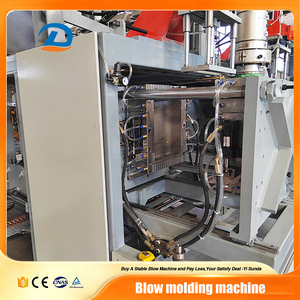 Machine <span class=keywords><strong>de</strong></span> moulage par soufflage pour la fabrication <span class=keywords><strong>de</strong></span> boîtes à outils en plastique - Product Image 5
