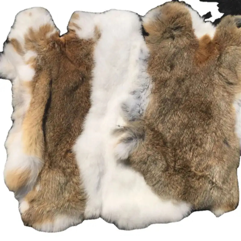 生のウサギの毛皮の皮と衣類用のウサギの皮