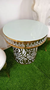 <span class=keywords><strong>Mesa</strong></span> de pastel de boda de flor redonda de <span class=keywords><strong>acero</strong></span> inoxidable dorado moderno con tapa de vidrio transparente <span class=keywords><strong>extensible</strong></span> para cenar al aire libre o uso en hoteles - Product Image 5
