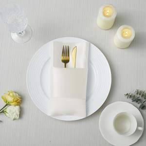 Utopia Home Alternativas Servilletas de satén marfil 43x43cm Diseño de borde sin costuras para decoración clásica del banquete de boda - Product Image 2