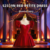 S2319N Französischer Stil Rote Spitze Quadratischer Ausschnitt Kurze Ärmel Rückenfreies Kleid mit Kathedralenschleppe Leuchtender Stoff Eingebauter BH Bodenlange Abendrobe