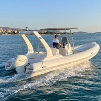 Bateau semi-rigide Hypalon haute vitesse 5,8 m, coque en fibre de verre à fond en V profond, console centrale, bateau pneumatique rigide pour sports nautiques