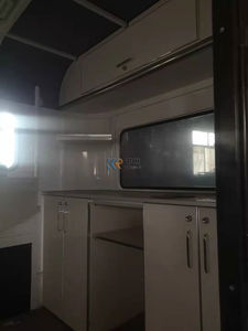 Remorque de luxe pour le transport de chevaux, en zinc, avec logement, personnalisée, à 2 angles, pour compétitions équestres, 2 essieux, 2400 kg - Product Image 5