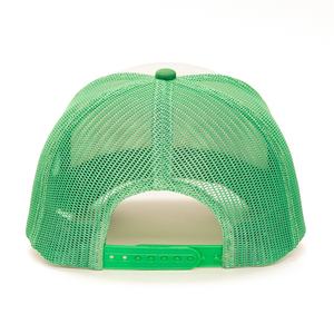 Gorras Trucker Personalizadas de Espuma de 5 Paneles con Logotipo Impreso en Verde y Malla Trasera - Product Image 4