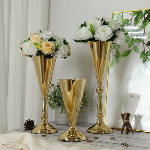 Vase à fleurs <span class=keywords><strong>de</strong></span> mariage en métal <span class=keywords><strong>de</strong></span> <span class=keywords><strong>table</strong></span> support <span class=keywords><strong>de</strong></span> <span class=keywords><strong>table</strong></span> doré pièce maîtresse <span class=keywords><strong>d</strong></span>écorative porte-fleurs artificielles <span class=keywords><strong>pour</strong></span> anniversaire - Product Image 2