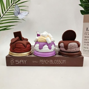 Lindo frasco de perfume 3D con forma de postre |   Botella de Spray de Vidrio Recargable de 75 ml con Tapa de Silicona para el Hogar y Viajes - Product Image 1