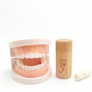 Fil dentaire en bambou au charbon de bois ciré végétalien personnalisé biodégradable à la saveur de menthe fraîche - Product Image 1