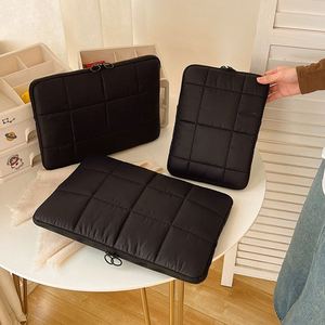 High Quality Custom Soft Cotton Shockproof Quilted Laptop Sleeve <b>Bag</b> Portable Business Puffer <b>Computer</b> Sleeve <b>Bag</b> for Daily Use - Product Image 2
