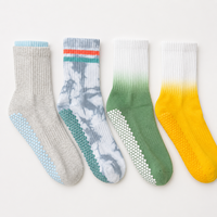 Chaussettes de Pilates antidérapantes et rembourrées pour femmes, tendance, personnalisées OEM, directement de l'usine