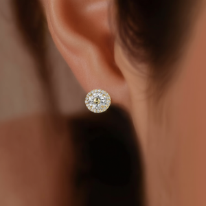 Orecchini a perno E3343 in oro con zirconi rotondi, gioielli classici da donna alla moda, per feste, con montatura a griffe in lega - Product Image 2