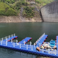 Capacité portante en plastique pratique économique solide plate-forme gonflable de dock flottant fort de dock gonflable
