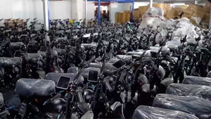 มอเตอร์ไซค์ไฟฟ้า 72V 2000W ที่เชื่อถือได้ พร้อมยางขนาด 12 นิ้ว สำหรับผู้ใหญ่ รองรับน้ำหนัก 250 กก. ความเร็ว 40-60 กม./ชม. - Product Image 6