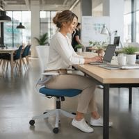 Chaise de bureau ergonomique en maille avec soutien lombaire réglable en hauteur et accoudoirs rabattables, fournisseur d'usine OEM