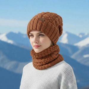 <span class=keywords><strong>Ensemble</strong></span> 3 pièces pour hommes et femmes <span class=keywords><strong>bonnet</strong></span> d'hiver en tricot acrylique avec <span class=keywords><strong>écharpe</strong></span> et gants <span class=keywords><strong>ensemble</strong></span> avec étiquette en cuir vente en gros - Product Image 6