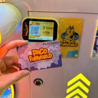 Uso de la aplicación de miembros para escanear código QR WIFI/lector de tarjetas RFID T10 máquina de juegos que funciona con monedas Arcade Tap Card Terminal