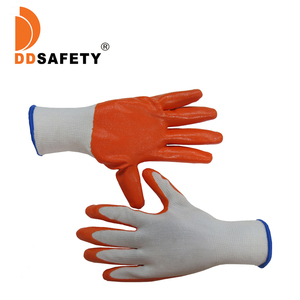 Guantes de Seguridad Naranjas Sin Costuras con Revestimiento Liso para Máxima Visibilidad, Resistentes a la Abrasión para Trabajos en Carreteras, Silvicultura y Caza - Product Image 2