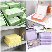 Boîte d'expédition rigide personnalisable en pastel, écologique, finition brillante, gaufrage, découpe, matériaux recyclés, revêtement UV mat