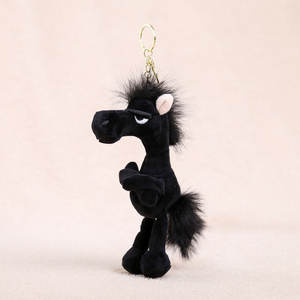 Venta al por mayor: Colgante de caballo de <span class=keywords><strong>estilo</strong></span> moderno, <span class=keywords><strong>juguete</strong></span> de peluche de caballo negro de la suerte, mascota del Año Nuevo Chino, muñeco de peluche pequeño - Product Image 3
