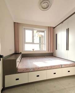 Mobilier de chambre à coucher de haute qualité Lit à panneaux en tissu de chêne massif contemporain français - Product Image 1