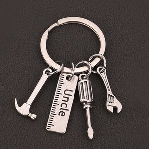 Porte-clés <span class=keywords><strong>marteau</strong></span> tournevis clé à molette en alliage de zinc DIY européen et américain KY 110 OEM pour cadeau de la Fête des Pères - Product Image 2