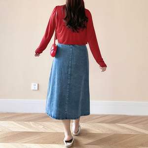 กระโปรงยีนส์ทรงเอไลน์รุ่น Runqi N8263 ไซส์พลัสสำหรับผู้หญิง ผ้ายีนส์ฟอก แต่งผ่าข้าง เอวธรรมชาติ สีพื้น ผ้าฝ้าย - Product Image 1