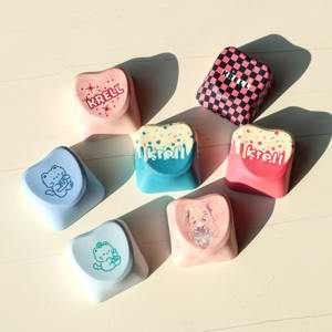 พวงกุญแจรูปหัวใจแบบกำหนดเอง พวงกุญแจพลาสติกแบบกำหนดเอง ของเล่นคลายเครียด สวิตช์คีย์บอร์ดแบบกลไก พวงกุญแจสร้างสรรค์รูปทรง Tetris - Product Image 6