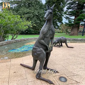 Outdoor garden metal bronze animal kangaroo statue sculpture