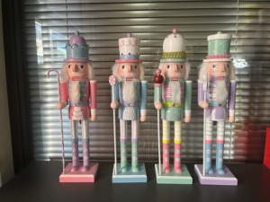 ของขวัญXMASสีชมพูCandy Caneสีพาสเทลไม้คริสต์มาสตุ๊กตาทหารNutcrackerรูปสําหรับตกแต่งบ้านคริสต์มาส - Product Image 6