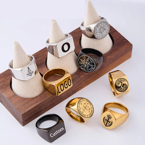 Bague Chevalière Personnalisée en Acier Inoxydable 316L Plaqué Or PVD 14k 18k pour Hommes, Vente en Gros, Anti-ternissement - Product Image 1