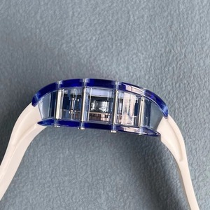 Reloj de Buceo Mecánico Automático de Edición Limitada de Lujo, Transparente, con Incrustaciones de Diamantes Rosas, Esqueletizado, con Tourbillon y Reserva de Marcha - Product Image 4