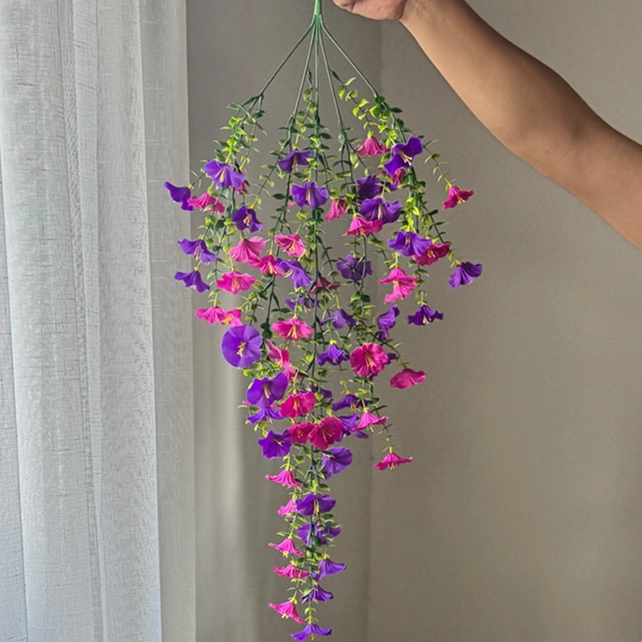 magenta y morado oscuro